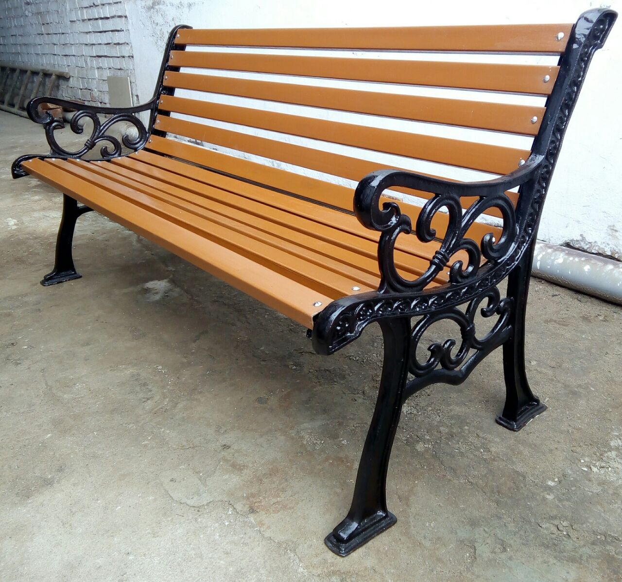 Cast Iron Bench Manufacturers